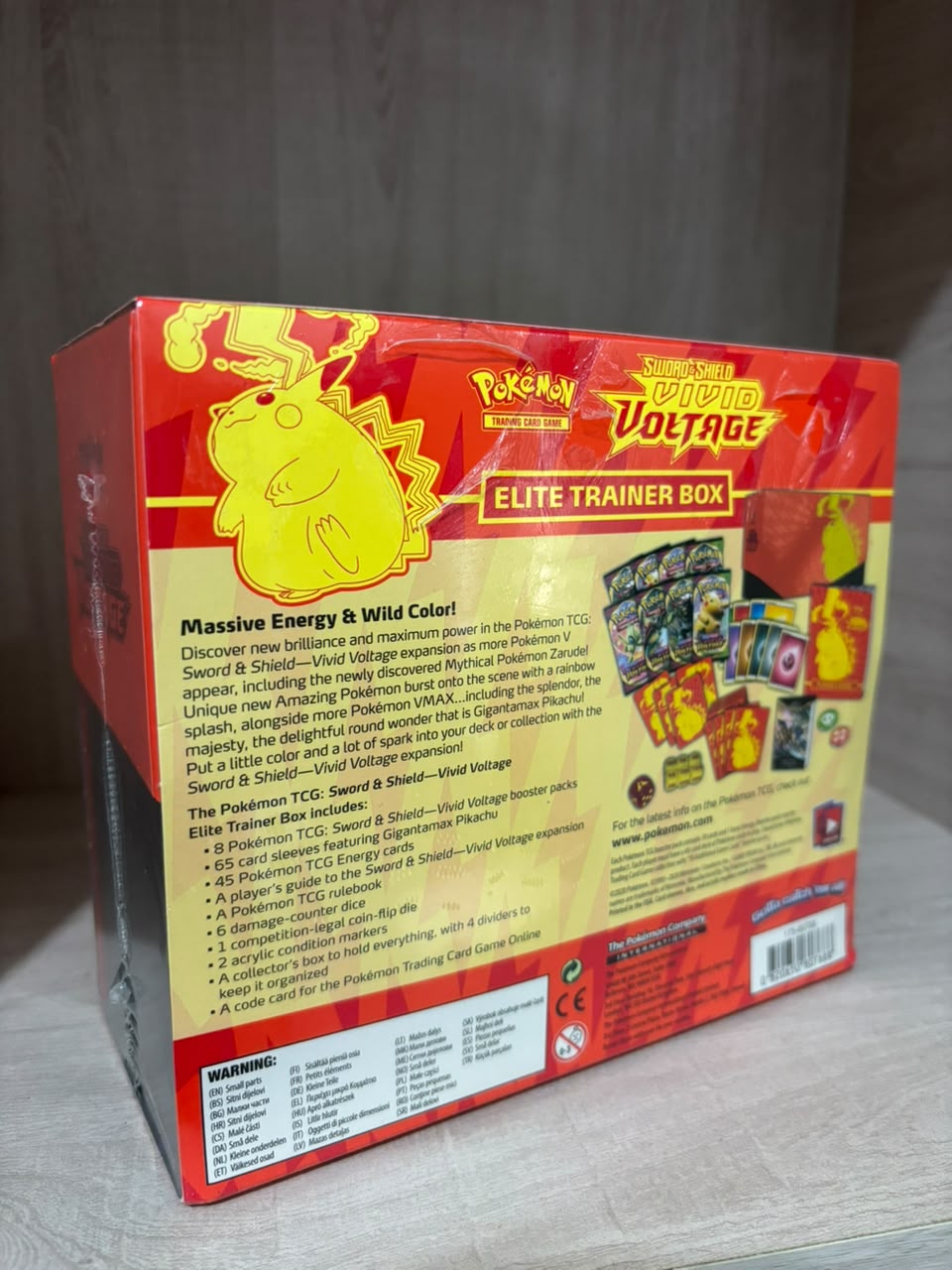 Vivid Voltage - Elite Trainer Box (DAMAGE)